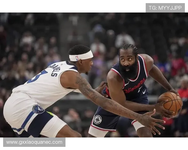 兰德尔全能表现助球队大胜19分10板12助攻正负值高达43